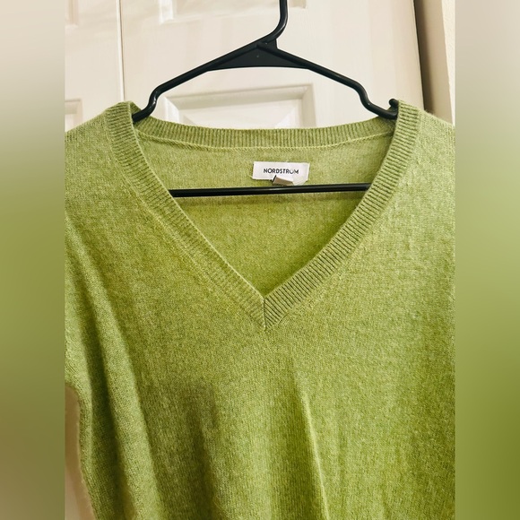 100% Cashmere Nordstrom Signature Sweater | Mint | Size S - Picture 7 of 12